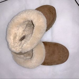 UGG SLIPPERS